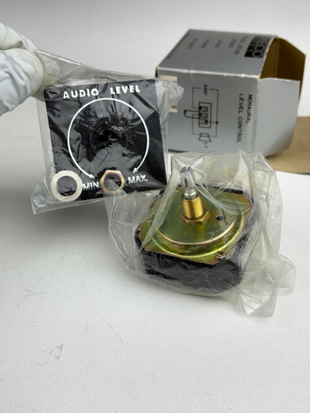 NOS SPECO AT-50 L-Pad 8 Ohm 50W Mono Speaker Level Volume Attenuator 3/8" Shaft